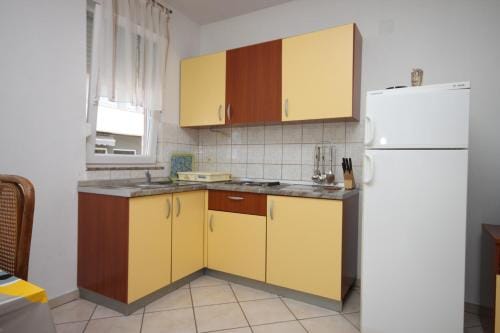 Apartments and rooms with parking space Novalja, Pag - 6341 Hotel in Novalja