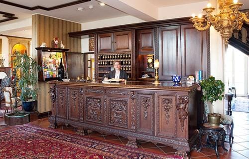 Schloßhotel Kurfurstliches Amtshaus Dauner Burg Hotel in Vulkaneifel