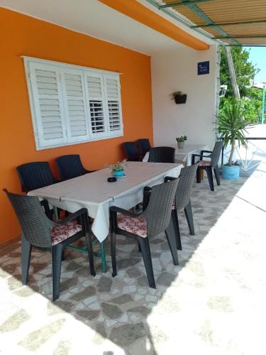 Rooms by the sea Sucuraj, Hvar - 6734 Hotel in Dubrovnik-Neretva County