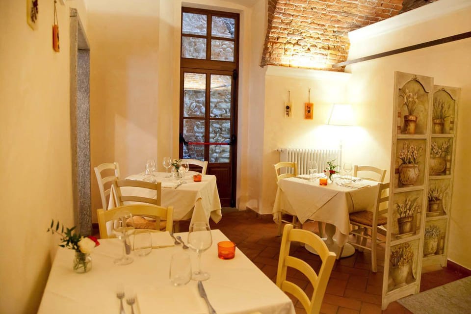 Osteria Senza Fretta Rooms for Rent Inn in Cuneo