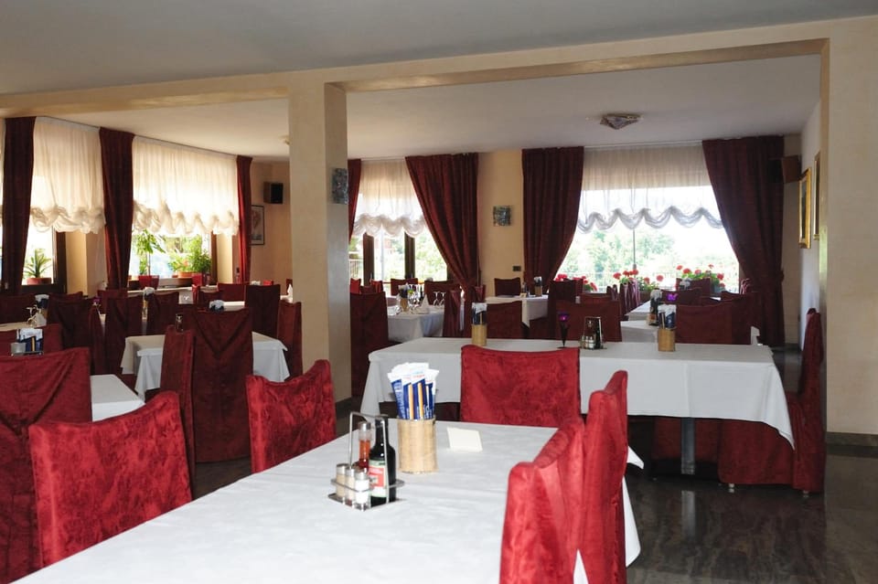 Hotel San Remo Hotel in San Zeno di Montagna