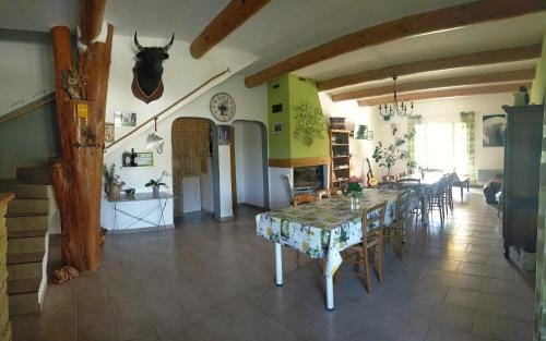 La Sarriette - Chambres d'hotes et gite d'etape a Eygalieres Hotel in Provence-Alpes-Côte d'Azur