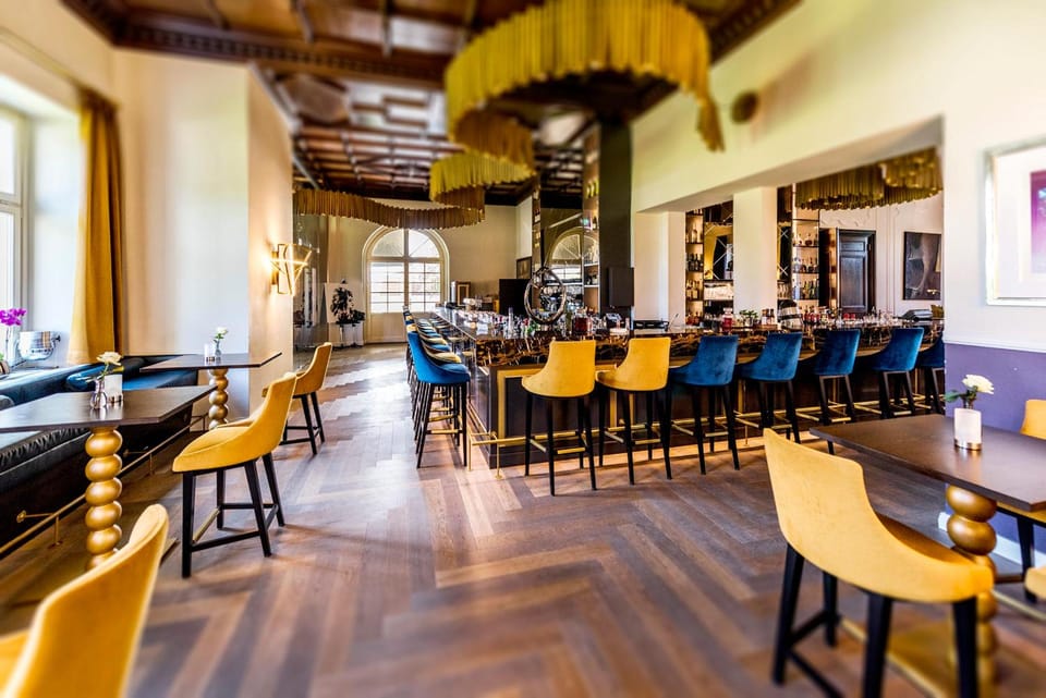 Bar/lounge