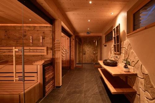 Landhotel Haringerhof mit Saunawelt und Naturbadeteich Hotel in Baden-Württemberg