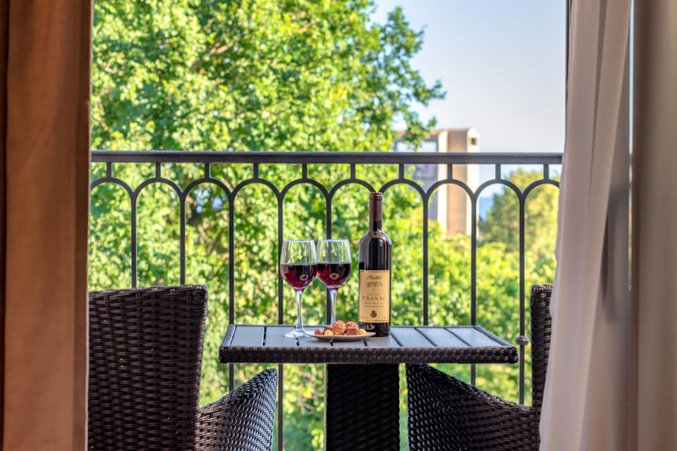 Luxury Apartments Queen Hotel in Budva Municipality