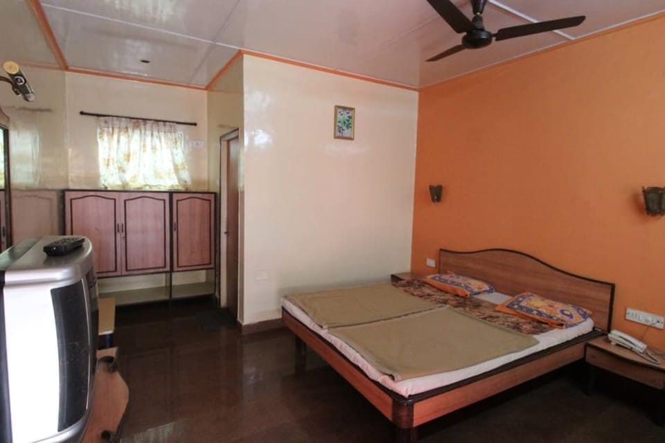 Meghraj Lodging & Restaurant Hotel in Pune