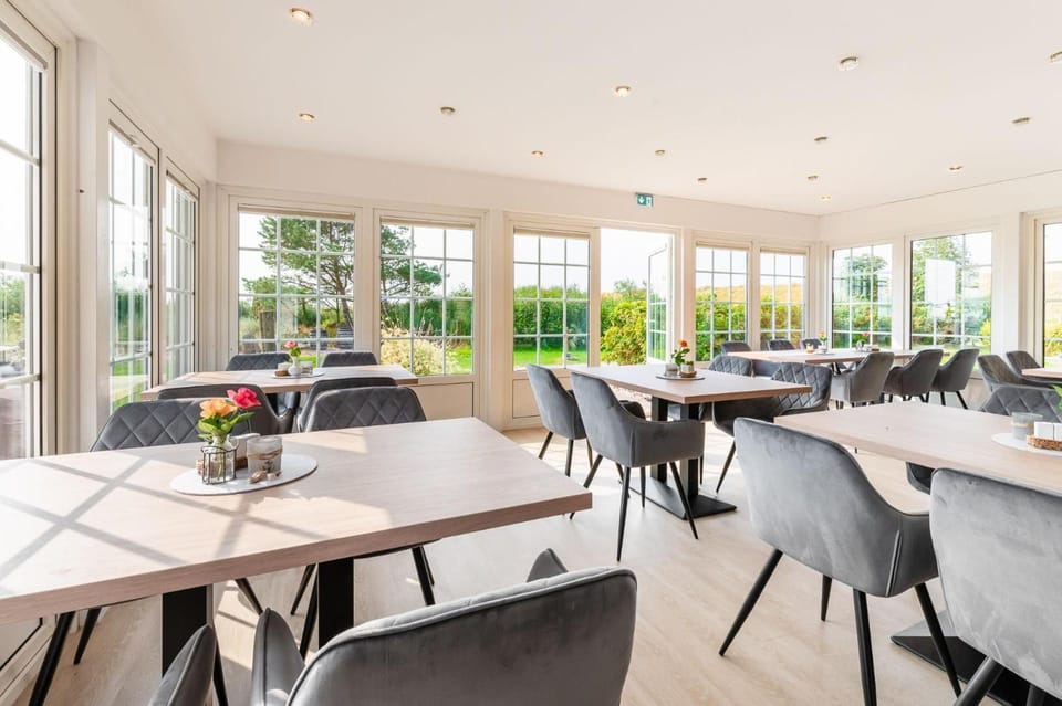 Nordsee-Hotel Arlau-Schleuse Hotel in Nordstrand