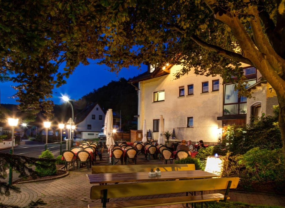 Zum Wiesengrund Hotel in Hesse