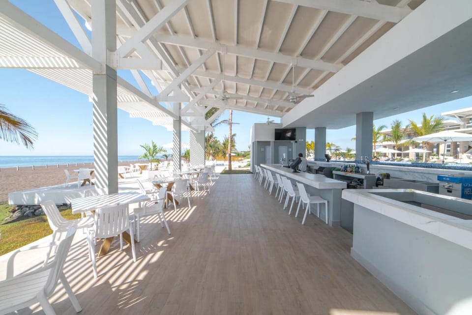 Oceana Resort & Conventions Hotel in Santa Rosa Department