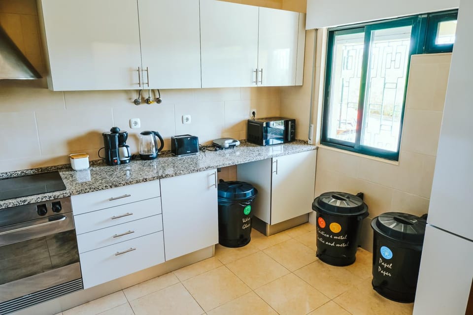 Help Yourself Hostels - Restelo Hostel in Lisbon