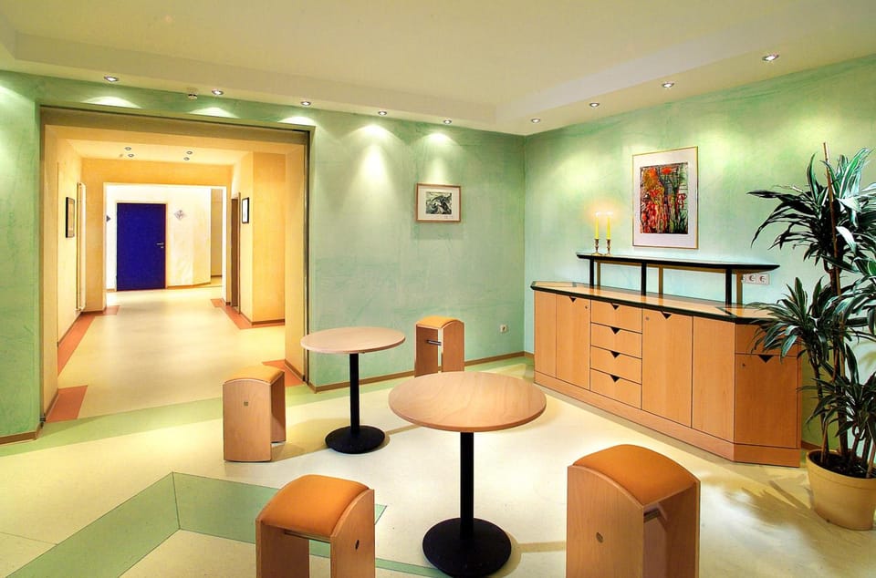 Land-gut-Hotel Zum alten Forsthaus - Aufladestation fur Elektroautos Hotel in Wallonia, Belgium