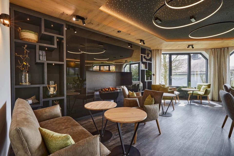 Shared lounge/TV area