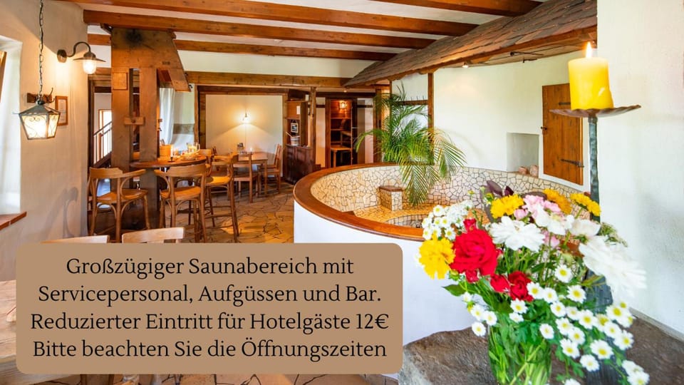 Landhotel Gut Wildberg mit Badeteich und großem Garten Hotel in Dresden