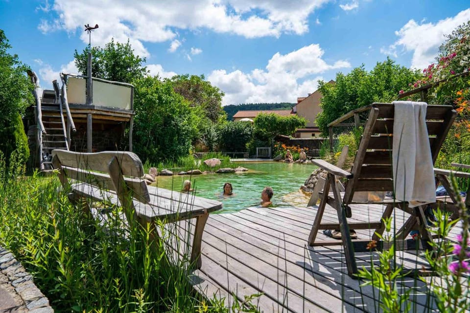 Landhotel Gut Wildberg mit Badeteich und großem Garten Hotel in Dresden