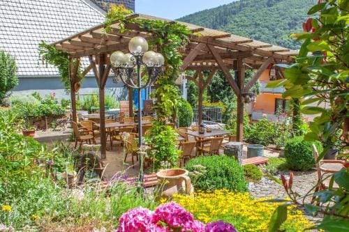 Weinhotel Hubertus Garni Hotel in Cochem-Zell
