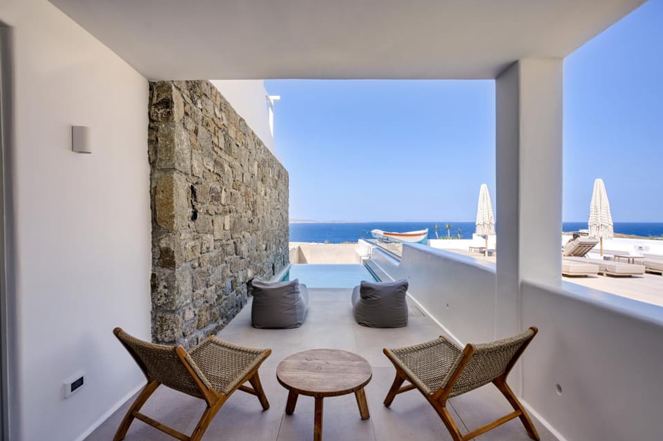Paolas Beach Apartment hotel in Mykonos, Mikonos 846 00, Greece
