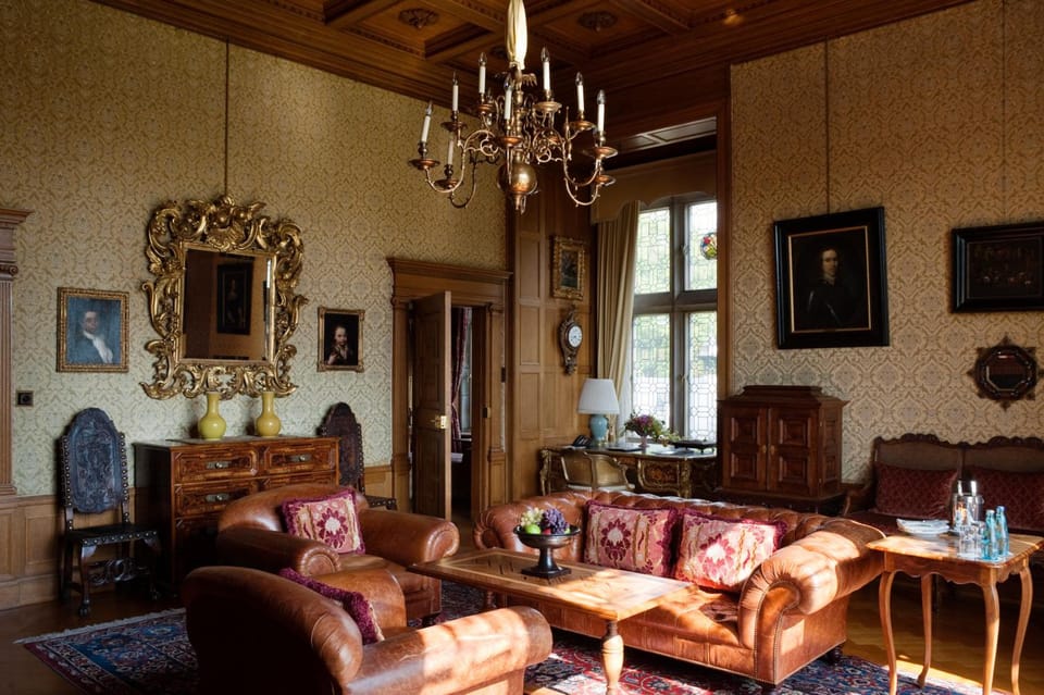 Schlosshotel Kronberg Hotel in Oberursel
