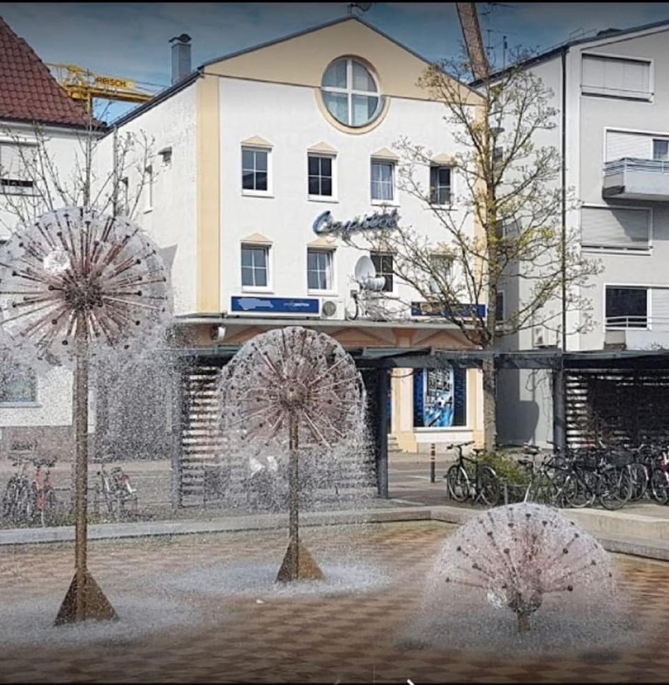 Hotel Capitol Zentrum - 24h - Hotel in Friedrichshafen