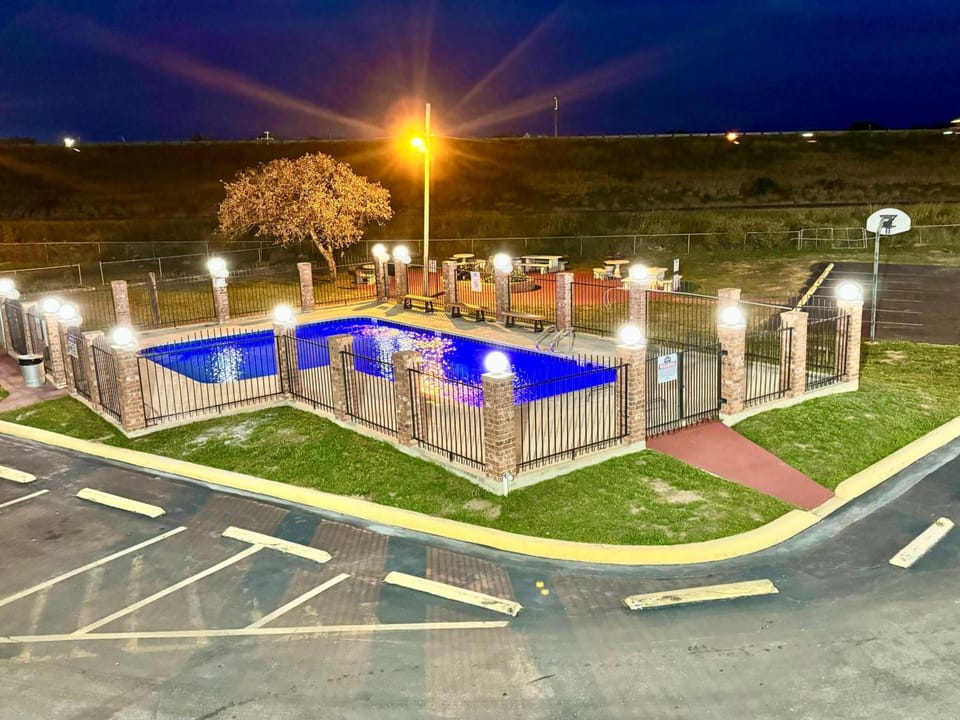 Swimming pool