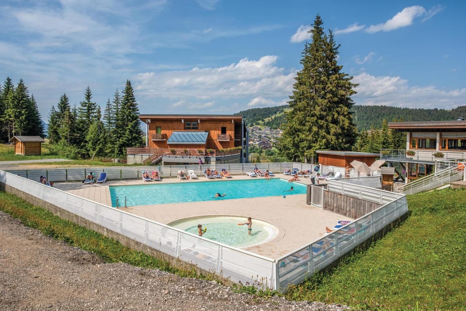 Belambra Clubs Les Saisies - Les Embrunes - Ski pass included Hotel in Villard-sur-Doron