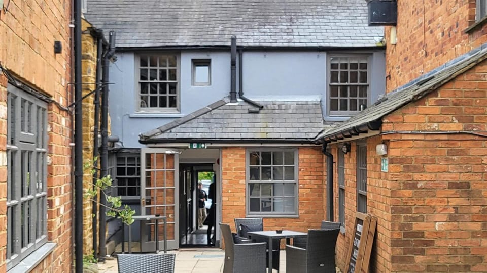 OYO Unicorn Inn Hotel in West Oxfordshire District