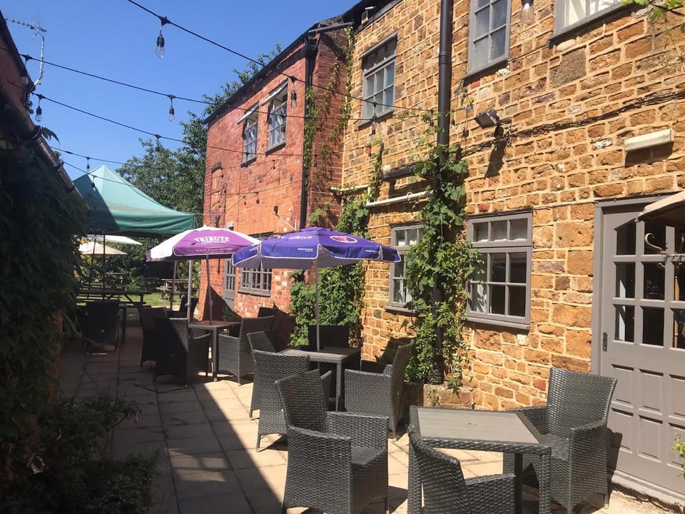 OYO Unicorn Inn Hotel in West Oxfordshire District