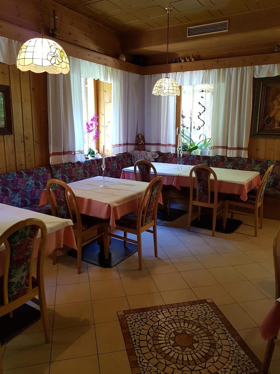 Gasthof Neuratheis Inn in Trentino-South Tyrol
