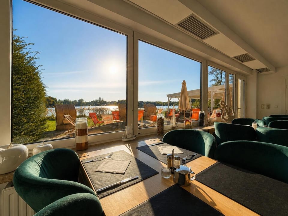 Ringhotel Seehotel Schwanenhof Hotel in Schleswig-Holstein