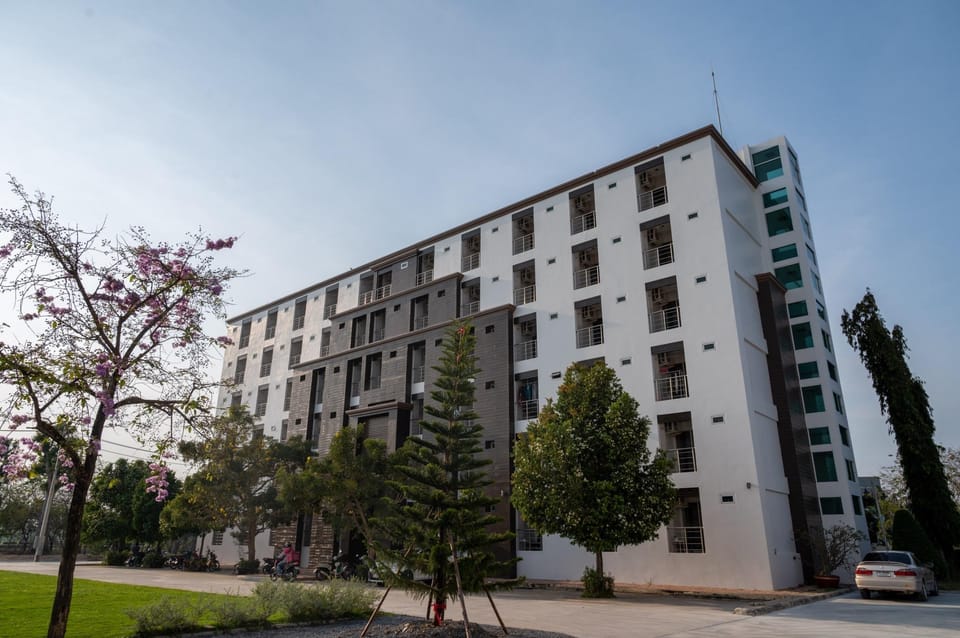 Creston Grand Hotel Suphan Buri Hotel in Laos
