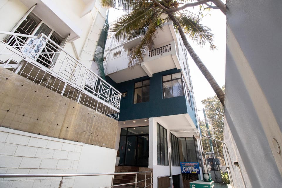 Collection O Victorian Comforts Hotel in Bengaluru