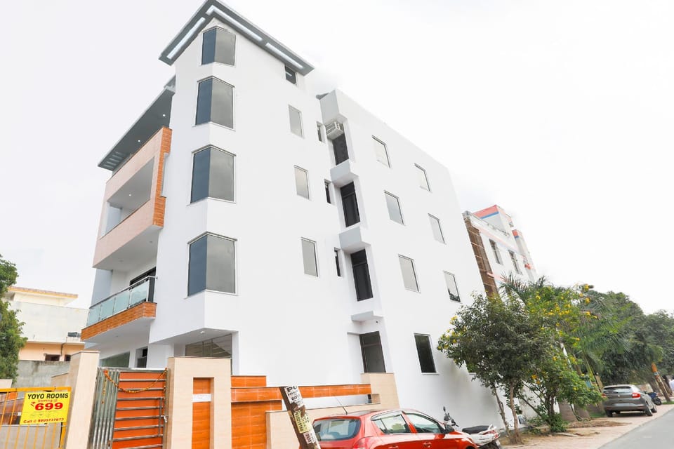 Super Hotel O by OYO GRANDEUR HOTEL Hotel in Noida