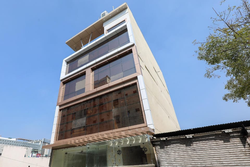Collection O Hotel Harriot Hotel in India