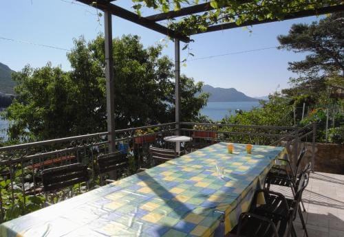Apartments and rooms by the sea Trstenik, Peljesac - 4566 Hotel in Dubrovnik-Neretva County