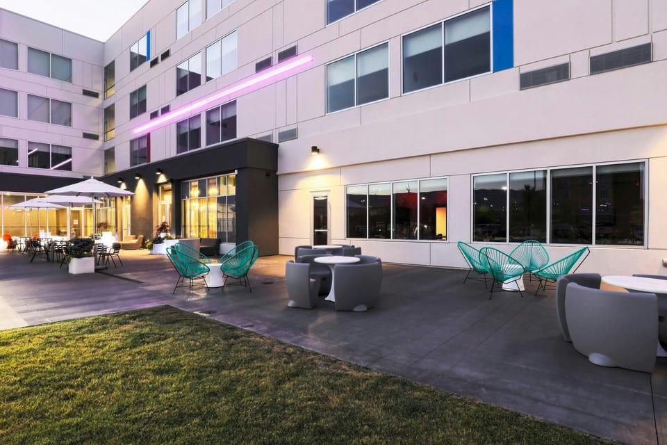 Aloft Reno-Tahoe International Airport Hotel in Reno