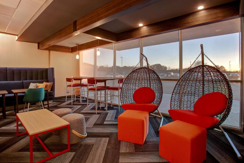Tru by Hilton Alcoa Knoxville Airport Hotel in Alcoa
