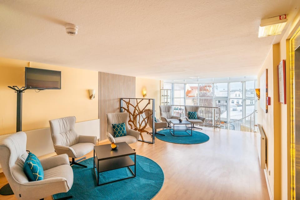 Shared lounge/TV area