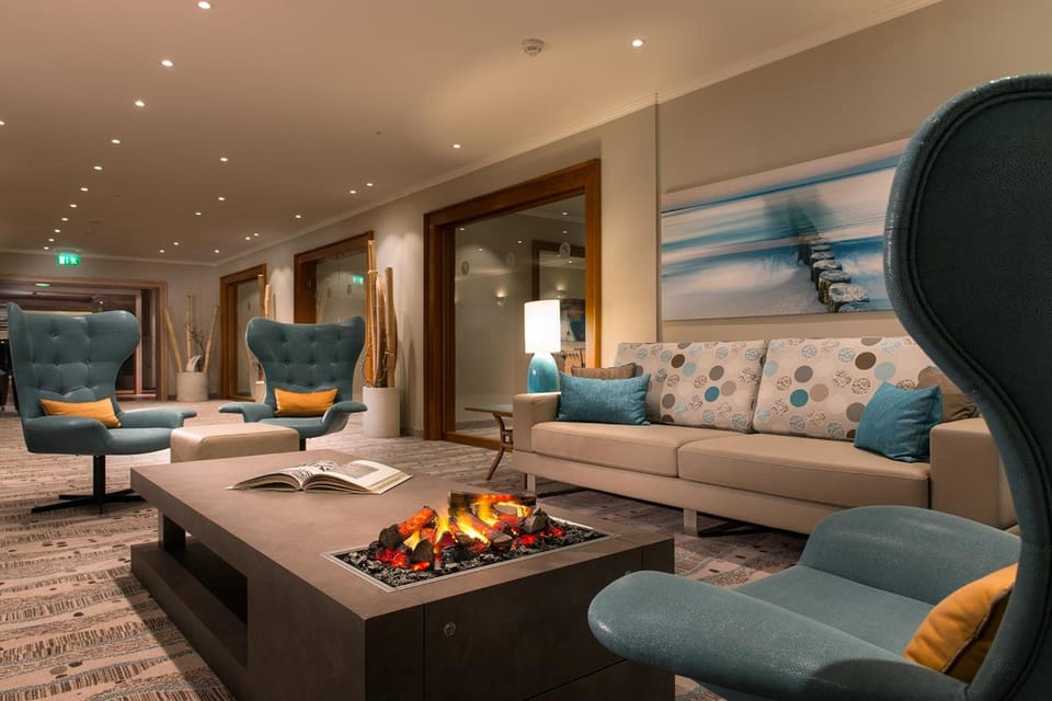 Shared lounge/TV area