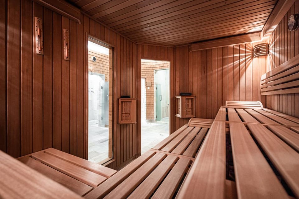 Mittelburg Wellnesshotel Hotel in Tyrol