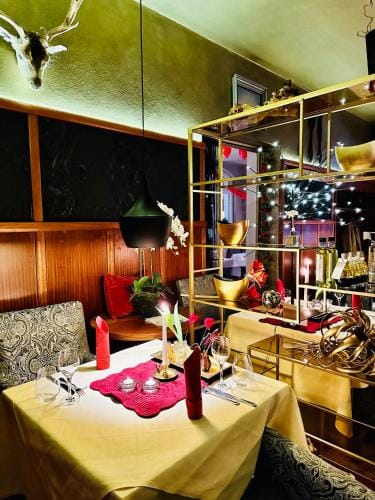 ZU DEN LINDEN - RADEBEUL Pension mit Restaurant Hotel in Dresden