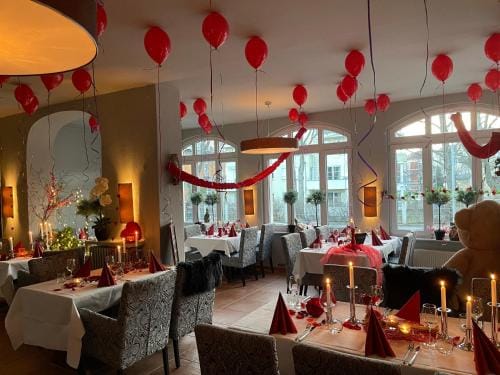ZU DEN LINDEN - RADEBEUL Pension mit Restaurant Hotel in Dresden