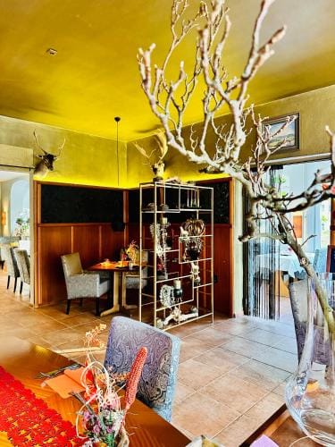 ZU DEN LINDEN - RADEBEUL Pension mit Restaurant Hotel in Dresden