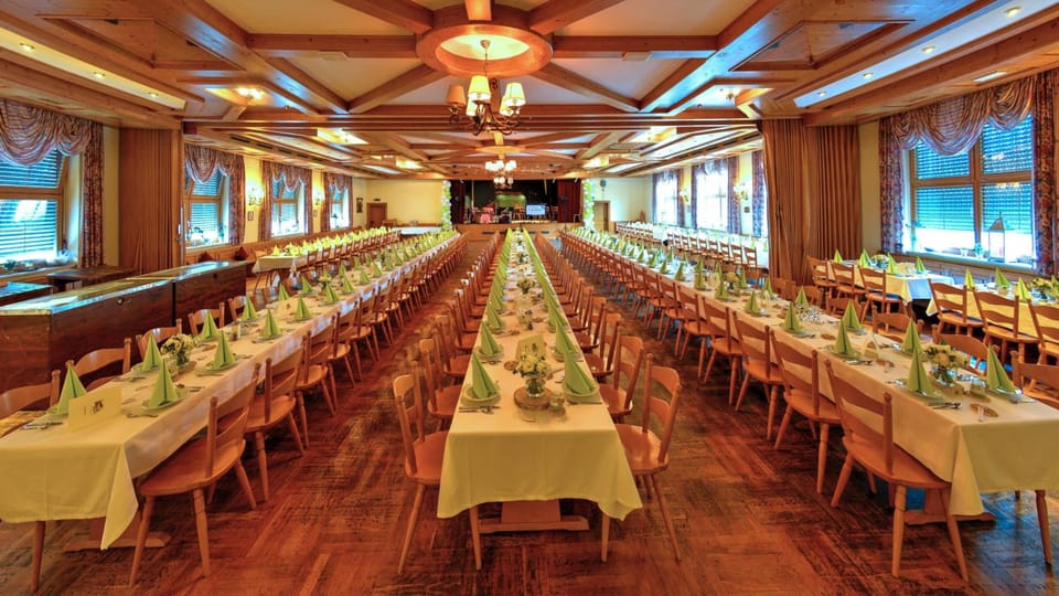 Banquet hall
