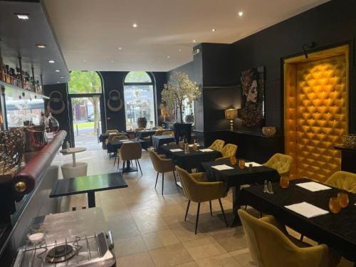 Hotel Restaurant Les Arcades Hotel in Valenciennes