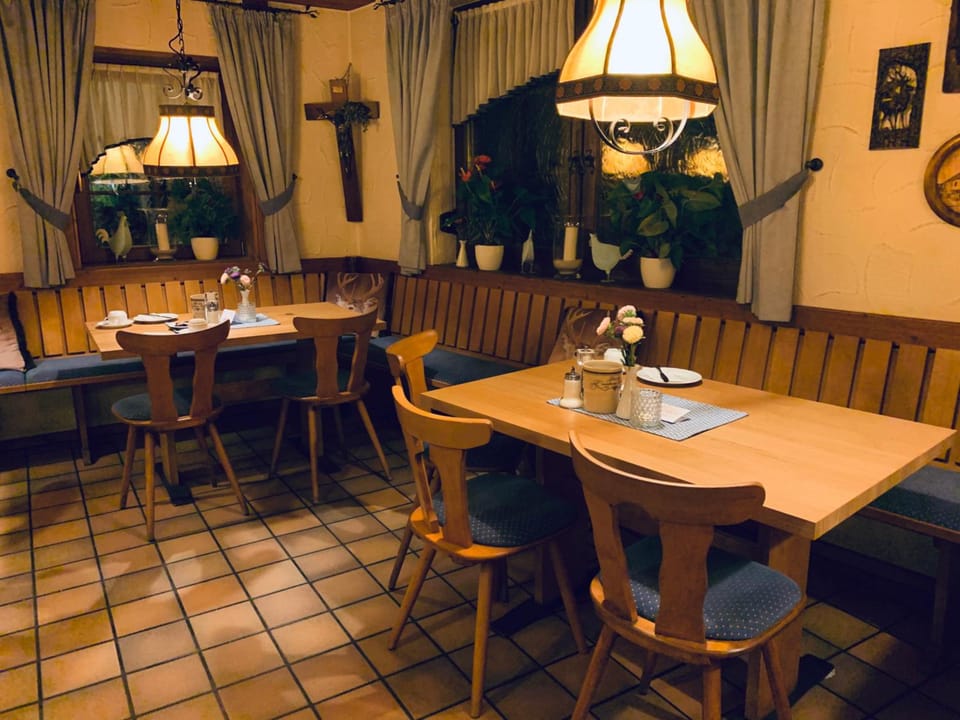 Hotel - Restaurant Hirschen - Werneths Landgasthof beim Europa- Park Rust Hotel in Rust
