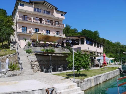 Pansion Asim Hotel in Federation of Bosnia and Herzegovina