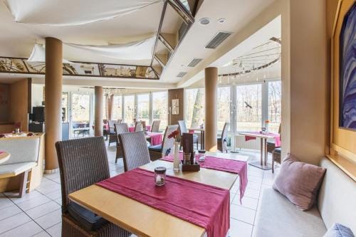 WAGNERS Seehotel Schleusingen Hotel in Thuringia, Germany