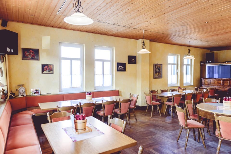 Landgasthof Schwabhausen Hotel in Thuringia, Germany