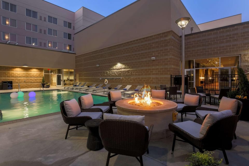 DoubleTree by Hilton Evansville Hotel in Evansville