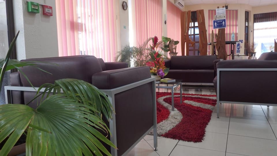 Shared lounge/TV area