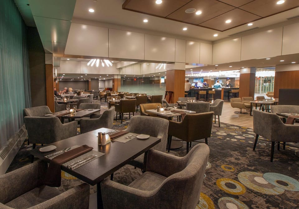 DoubleTree by Hilton Niagara Falls Hotel in Niagara Falls